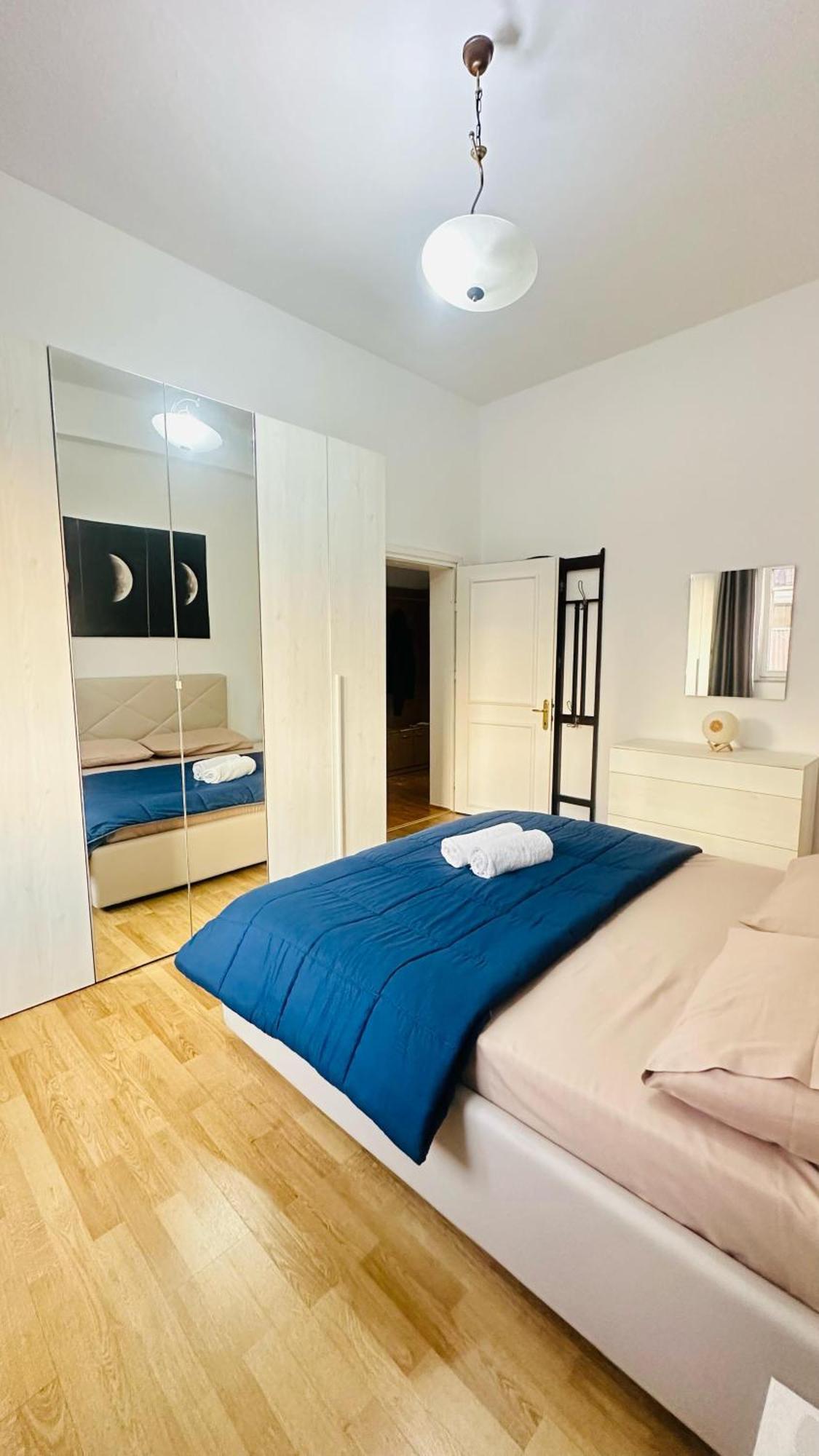 Sunlight & Comfort Flat 4 Pax Apartman Tirana